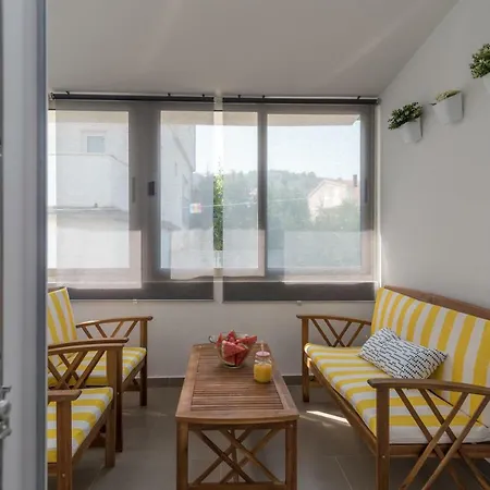 Santa Lucia Apartment Trogir Exterior photo